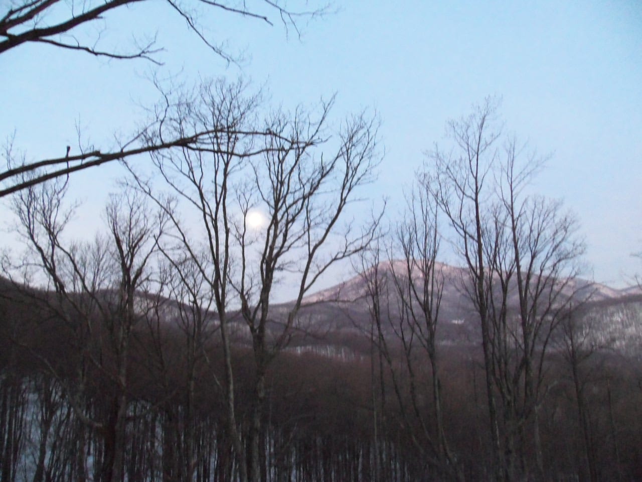 Moonover3Ridges